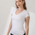 Remera Básica Cuello escote V.